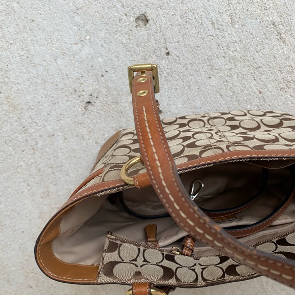 Vintage coach purse - Picture 4 of 5